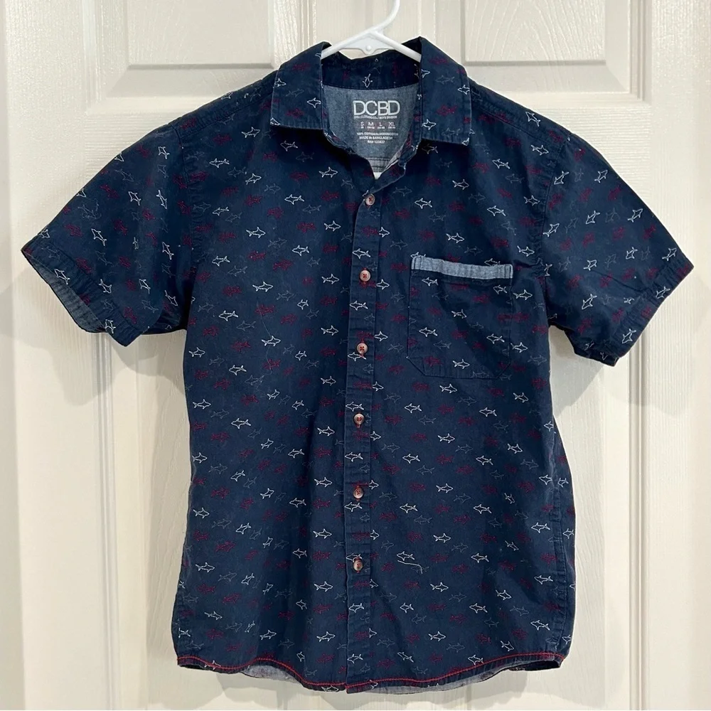 DCBD Boys Shark Shirt Size M Blue Short Sleeve Button Up Cotton Nautical Preppy